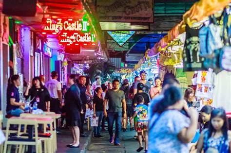 Patpong Night Market in Bangkok - Bangkok Night Shopping Hot Spot – Go ...