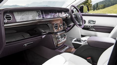 Rolls-Royce Phantom Interior Layout & Technology | Top Gear