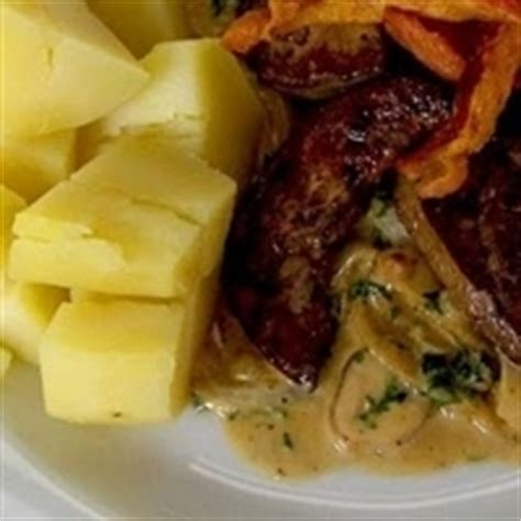 Liver and Bacon with Onion Gravy Recipe by ruth - CookEatShare