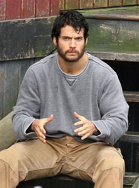 Man of Steel Set Photos of Henry Cavill as a Bearded Clark Kent | Henry ...