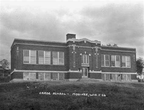 Mosinee Grade School | Photograph | Wisconsin Historical Society