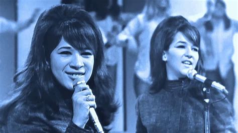 The Ronettes - BE MY BABY - YouTube | Popular music, The ronettes, Soul ...