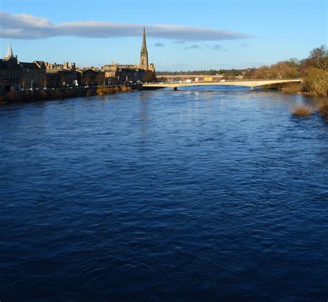 Tour Scotland Photographs: Tour Scotland Photographs River Tay Perth ...