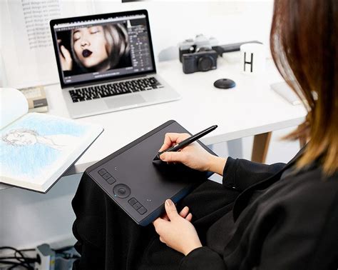 Wacom Intuos Pro Small USB Graphics tablet Black — DNA