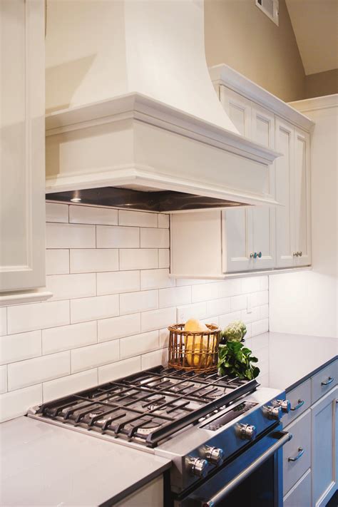 30+ White Subway Tile Kitchens – DECOOMO