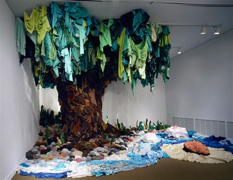 How to Recycle: Unique ArtWorks Made from Recycled Clothes