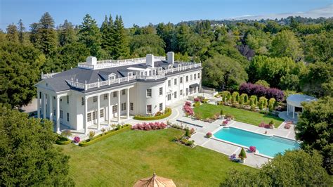 A Convincing White House Replica in California Lists for $38.9 Million ...