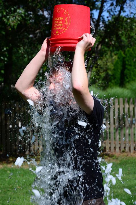 Ice Bucket Challenge - Wikipedia