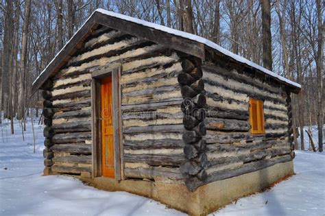 Log Cabin In Winter Stock Image - Image: 17901281