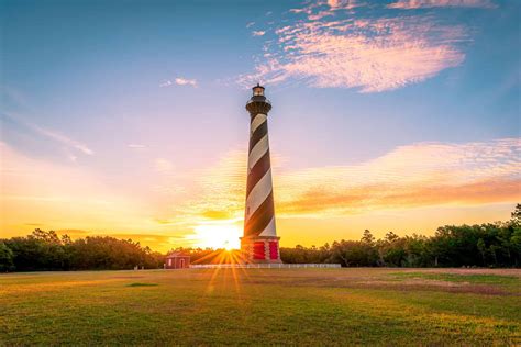 The 5 Most Beautiful Outer Banks Lighthouses