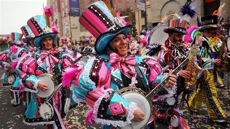 Mummers strut down Broad Street in 120th annual Mummers Parade | FOX 29 ...