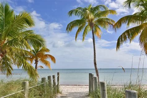 Smathers Beach Florida: The Local's Guide - Floridaing