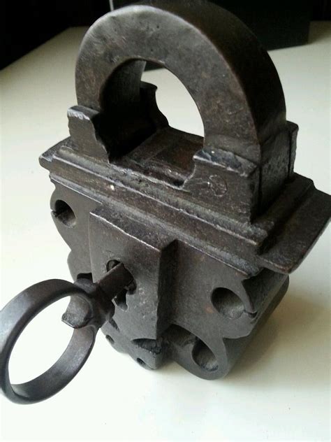 17TH CENTURY ANTIQUE LOCK MUSEUM QUALITY DUNGEON PADLOCK SECRET GARDEN ...