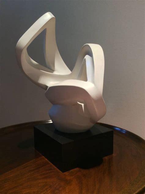 Modern Abstract Famous Sculptures - This particular sculpture is of ...