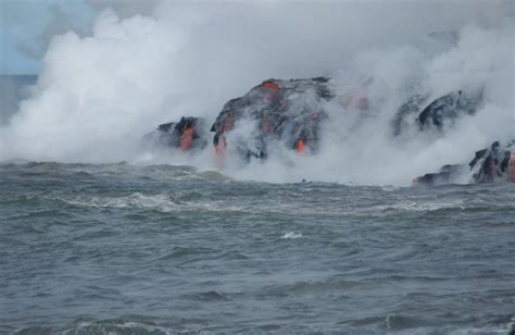 Live Volcano Tour from Oahu | Honolulu to Live Volcano | Volcano tours ...