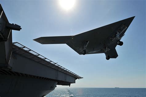 X-47B Will Pair With Manned Aircraft in Testing Later This Year - USNI News