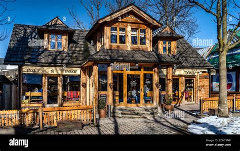 Traditional wooden restaurant on Krupowki promenade in Zakopane Stock ...