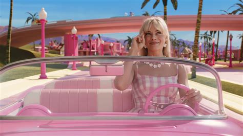 2048x1152 Margot Robbie As Barbie In Barbie Movie 2023 Wallpaper ...