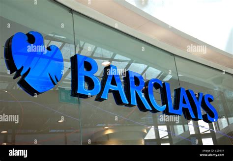 Barclays bank logo zeichen -Fotos und -Bildmaterial in hoher Auflösung ...