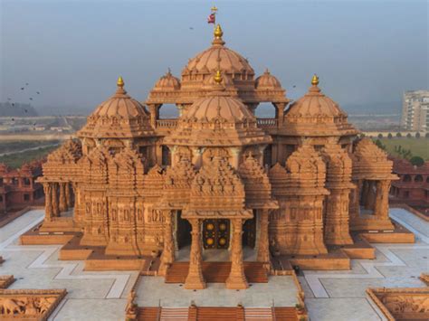 Travel to the 10 Famous Temples of Delhi - Nativeplanet