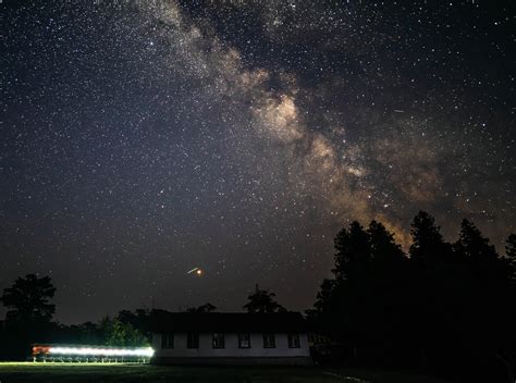 First attempt at astrophotography! Sony A7 III / Rokinon 20mm/F1.8 15s ...