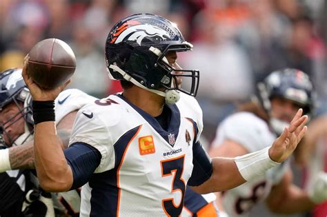 Russell Wilson, Denver Broncos beat Jaguars 21-17 in London to snap ...