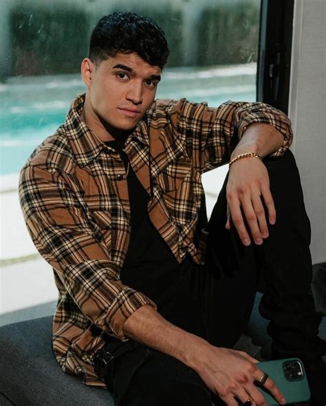 Alex Wassabi Age, Height, Girlfriend, Brother, Net Worth