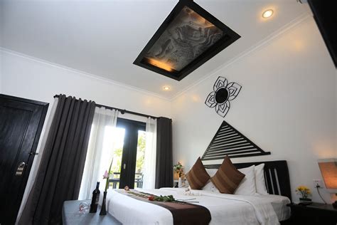 Khmer Mansion Boutique Hotel Pool: Pictures & Reviews - Tripadvisor