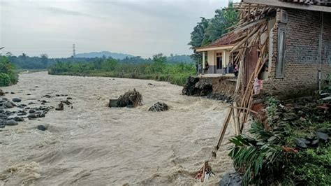 BMKG Prediksi 12 Daerah Berpotensi Alami Banjir Bandang