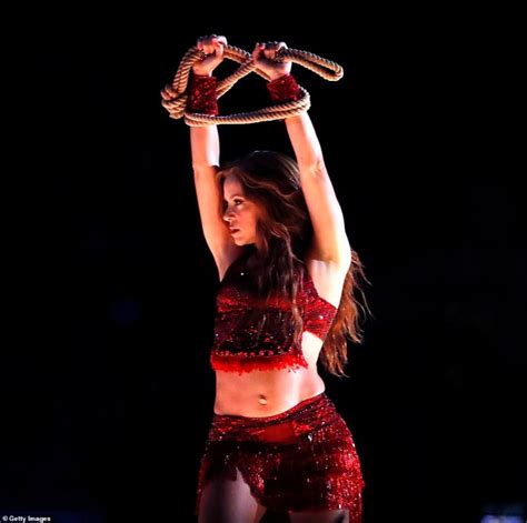 Shakira Brings Belly Dancing to the Super Bowl - Scoop Empire