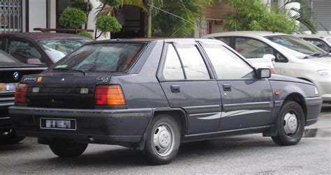 IMCDb.org: 1992 Proton Saga Iswara Aeroback in "Foh je ngan, 2000"