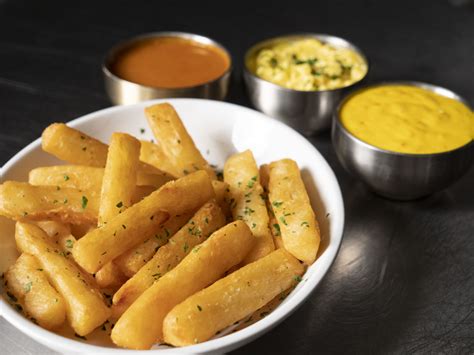 Yuca Fries with a Trio of Sauces – CHEFS ROLL