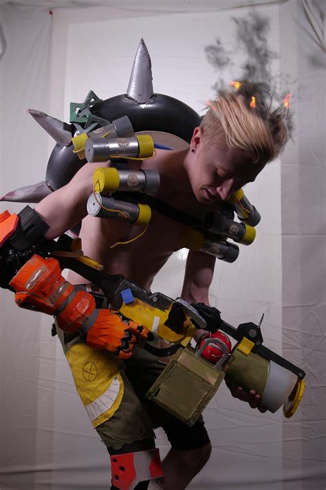 The lack of Junkrat cosplay forced my hand, Heres my costume : Overwatch