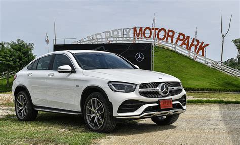 The new GLC 300 e 4MATIC Coupé AMG Dynamic (Plug-in Hybrid) - Grand ...