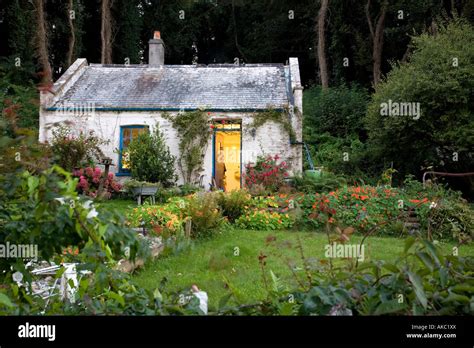 cottage on looe island cornwall Stock Photo - Alamy