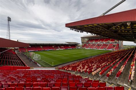 Aberdeen councillor 'staggered' after woman sneaks into Pittodrie for ...