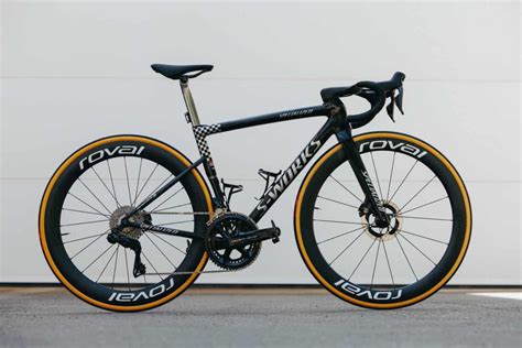 Specialized S-Works Tarmac SL8, discover the bike Remco Evenepoel used ...