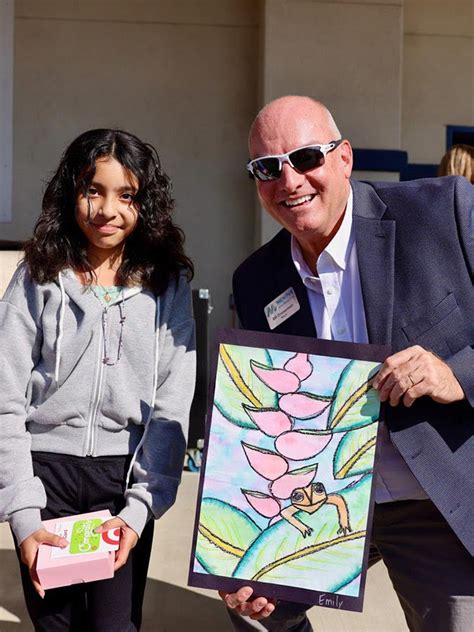 Menifee mayor awards young artists in Quail Valley Elementary | Valley News