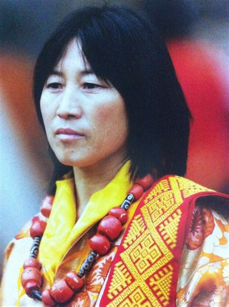 PaSsu Diary : Picture of a Bhutanese Woman