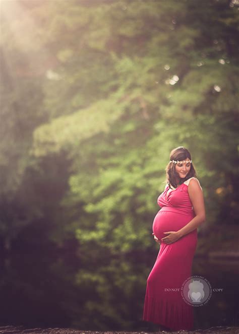 Outdoor maternity session.