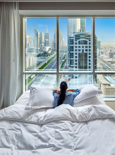 Fairmont Dubai Sheikh Zayed Road’s New Luxury Transformation – ICONIC ...