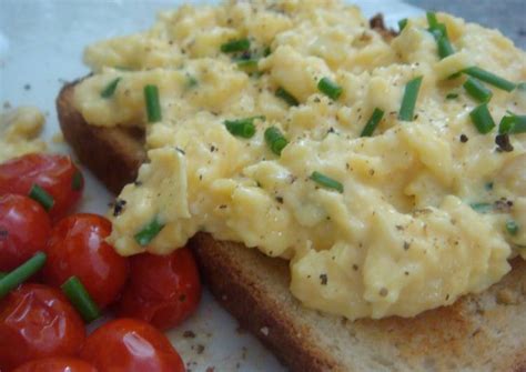 Gordon Ramsay's Scrambled Eggs Recipe by Raveen Panday - Cookpad India