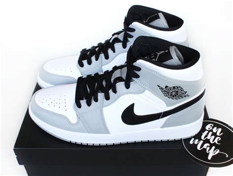 かんたんラ NIKE - NIKE AIR JORDAN 1 RETRO BLACK WHITE GSの通販 by puusyan's ...