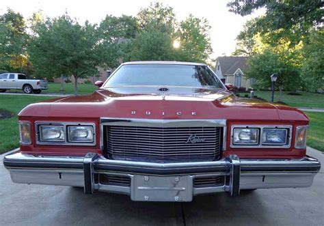 Buick Riviera 1976 - Cars evolution