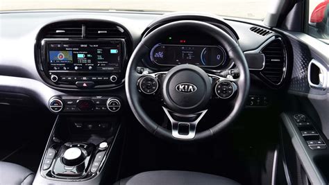 Kia Soul EV interior, dashboard & comfort | DrivingElectric