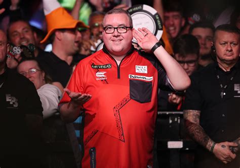 Unstoppable Humphries races to Mr Vegas Grand Slam of Darts title | PDC