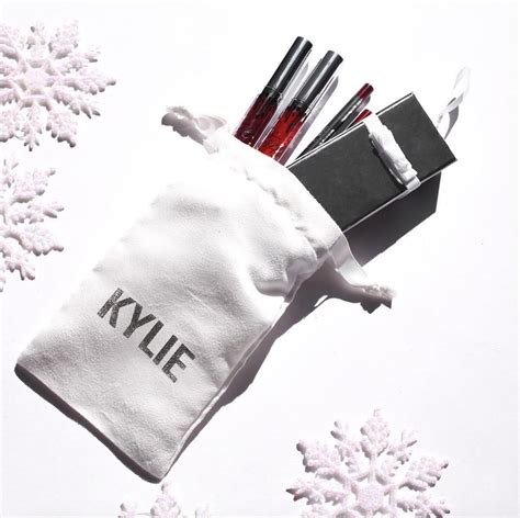 Kylie Cosmetics' second holiday surprise involves a cute FREE gift bag ...