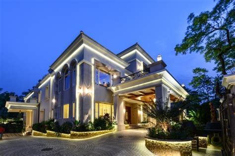 Lavish Home@ Jubilee Hills - Exterior View | Best modern house design ...