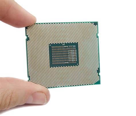 Intel Core i9-10980XE Review: Better Than AMD’s Ryzen 9 3950X?