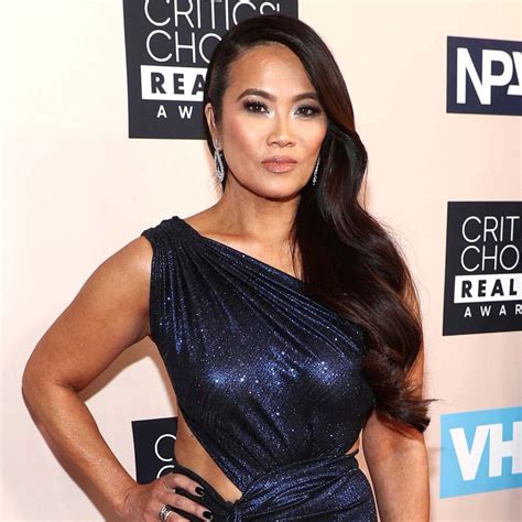 ‘Dr. Pimple Popper’ Trailer: Sandra Lee Sees ‘Biggest’ Case | Us Weekly